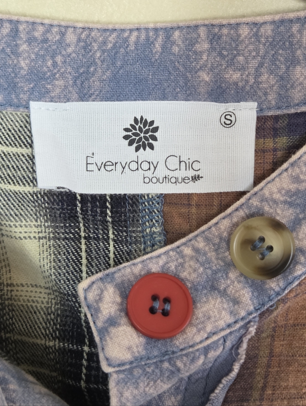 Everyday Chic Boutique Patchwork Mixed Plaid Button Up Cotton Shirt Size Small - Picture 2 of 7